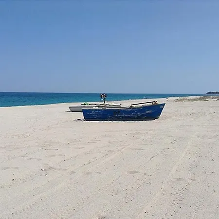 In Sleeps 4 With Air Con شقة