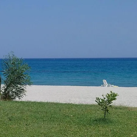 شقة In Sleeps 4 With Air Con
