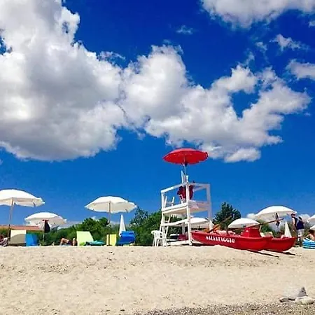 In Sleeps 4 With Air Con Santa Caterina Dello Ionio Marina