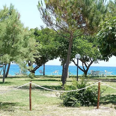 شقة In Sleeps 4 With Air Con *