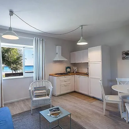 In Sleeps 4 With Air Con * Santa Caterina Dello Ionio Marina