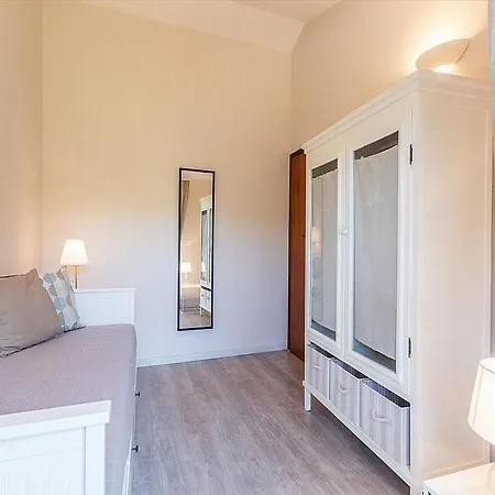 In Sleeps 4 With Air Con Apartmán