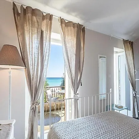 شقة In Sleeps 4 With Air Con *